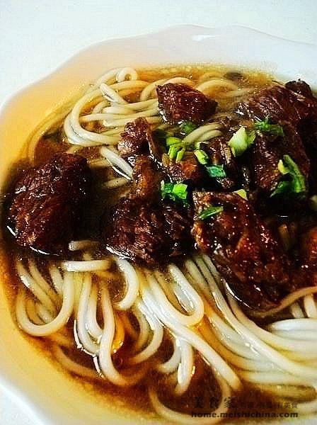 牛肉拉面的做法视频,牛肉拉面制作全过程揭秘